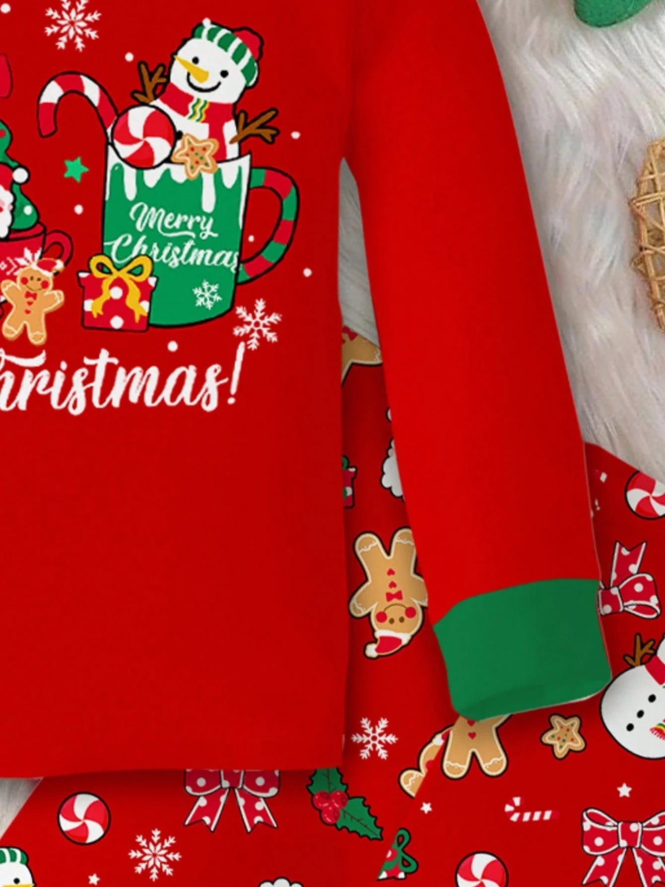 Childrens Lined Pajama Set with Holiday Graphics and Long Sleeves