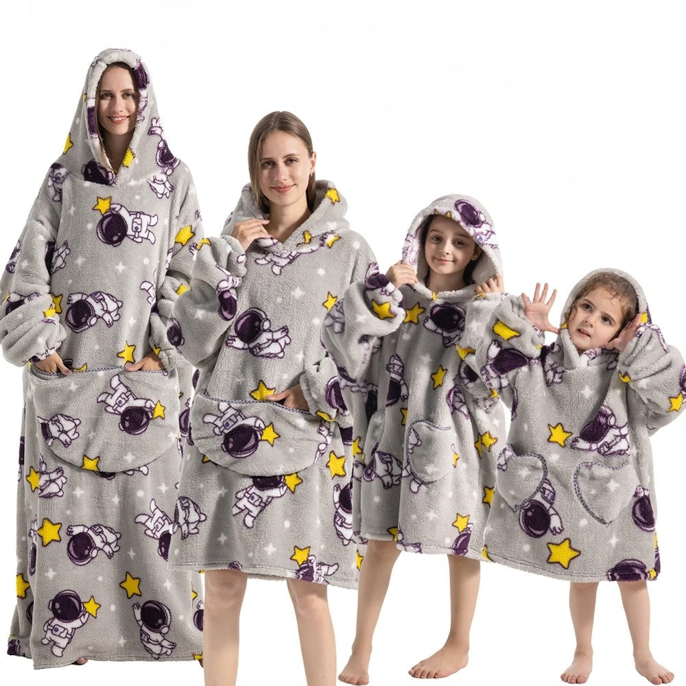 Oversized Hoodie Blanket with Pumpkin Print and Fleece Flannel, Machine Washable