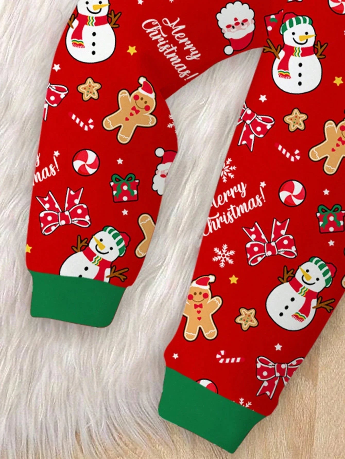 Childrens Lined Pajama Set with Holiday Graphics and Long Sleeves