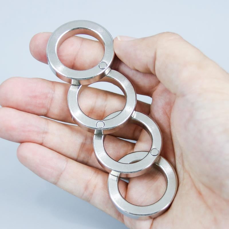 Metal Finger Ring with Four Finger Grip and Spring-Back Action, Silent  Operation