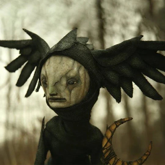 Creepy Witch Sculptures, Dark and Bizarre Art Halloween Decoration