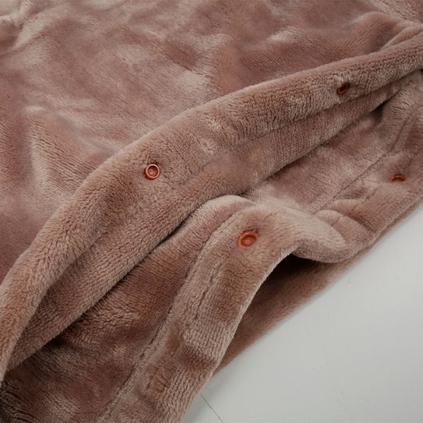Flannel Heated Blanket with Standard Port Power and Even Heat Distribution