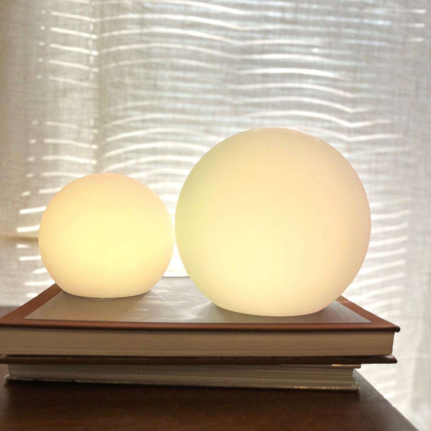 Color Changing Orb Lamp with Remote Control and 10-Hour Runtime