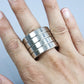 Metal Finger Ring with Four Finger Grip and Spring-Back Action, Silent  Operation