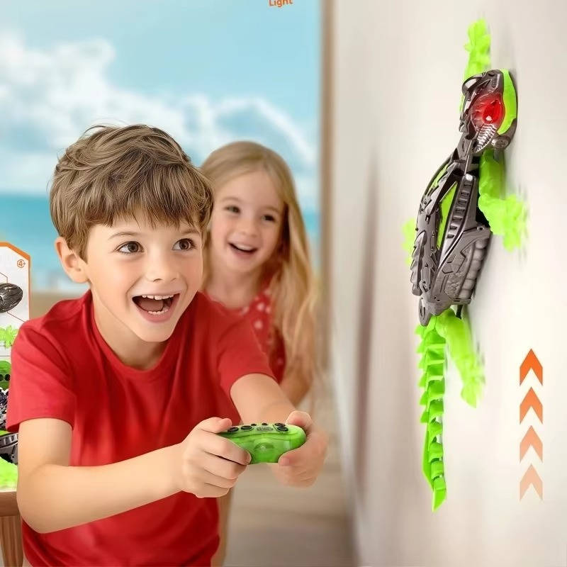 Remote Control Wall Climbing Lizard with LED Eyes and Silicone Legs