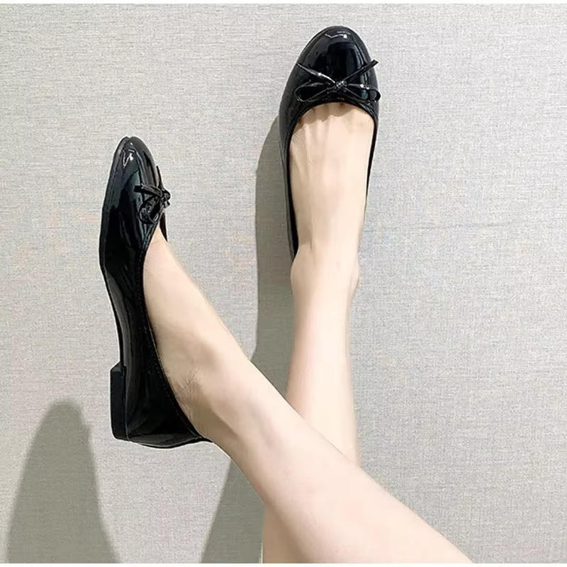 Womens Ballet Flats with Arch Support and Cushioned Insole, Slip-On Design
