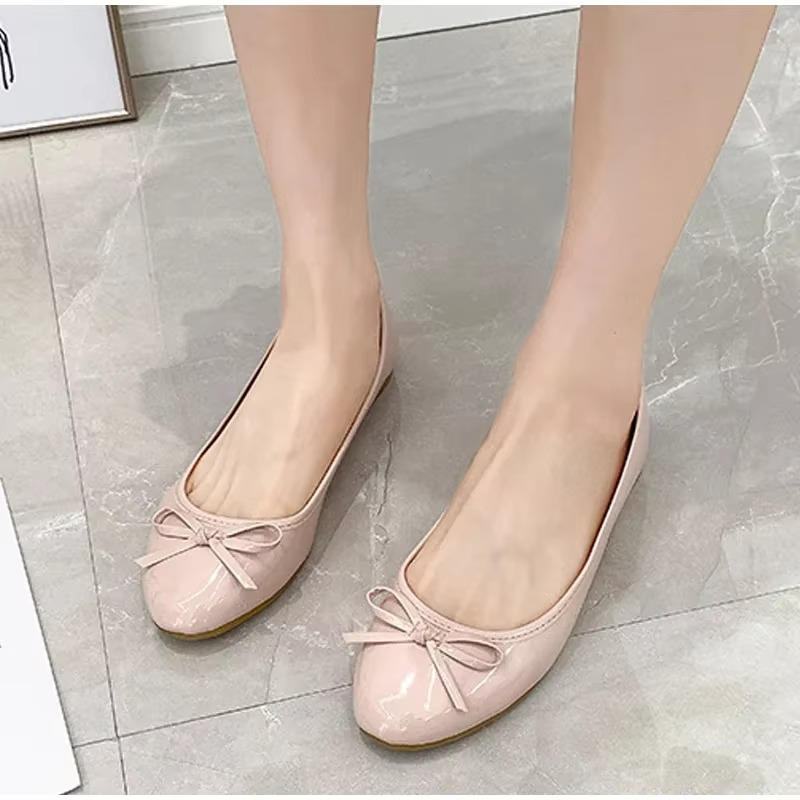 Womens Ballet Flats with Arch Support and Cushioned Insole, Slip-On Design