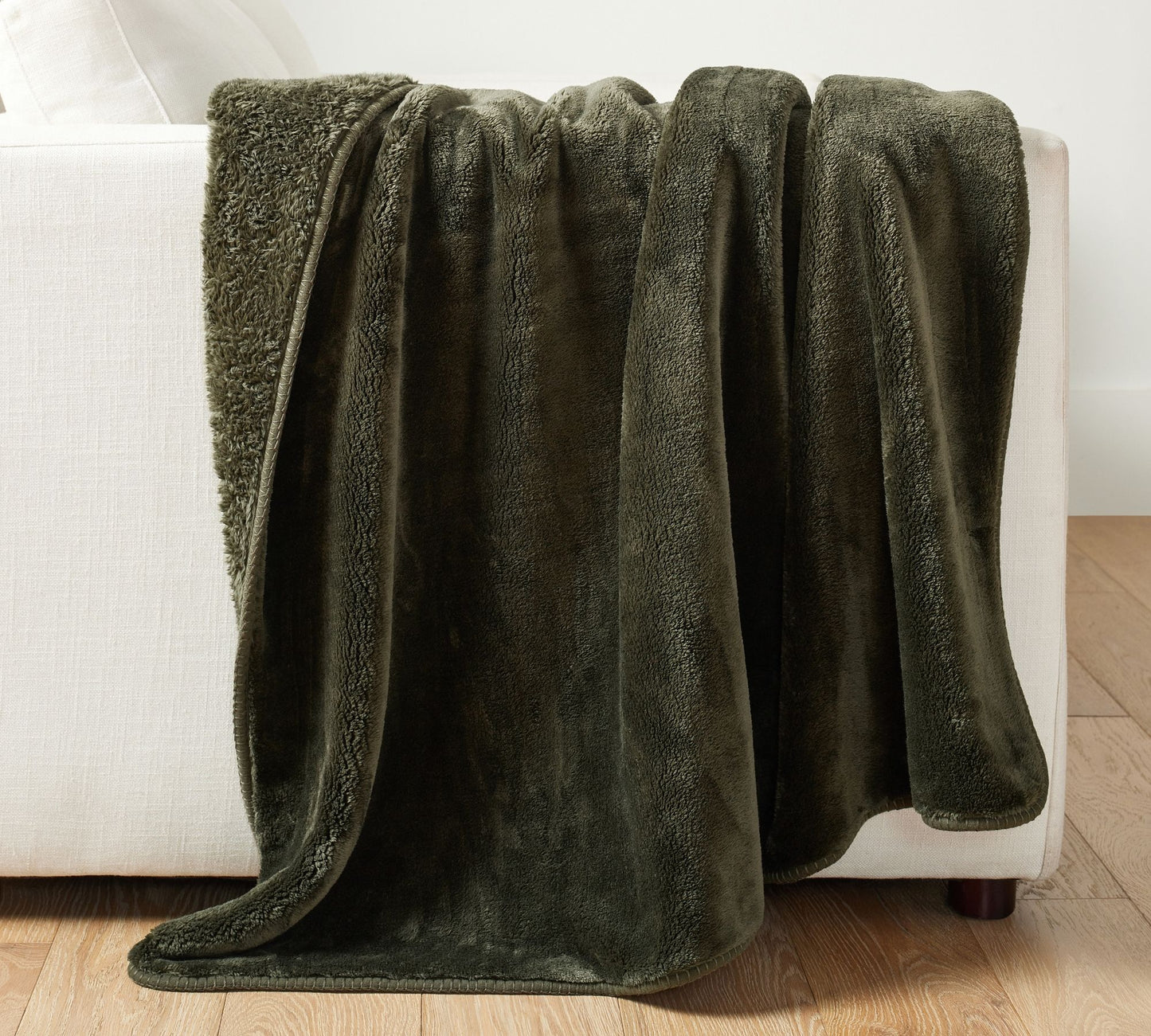 Ultra Soft Fleece Throw Blanket with Plush Ribbed Texture for Couch