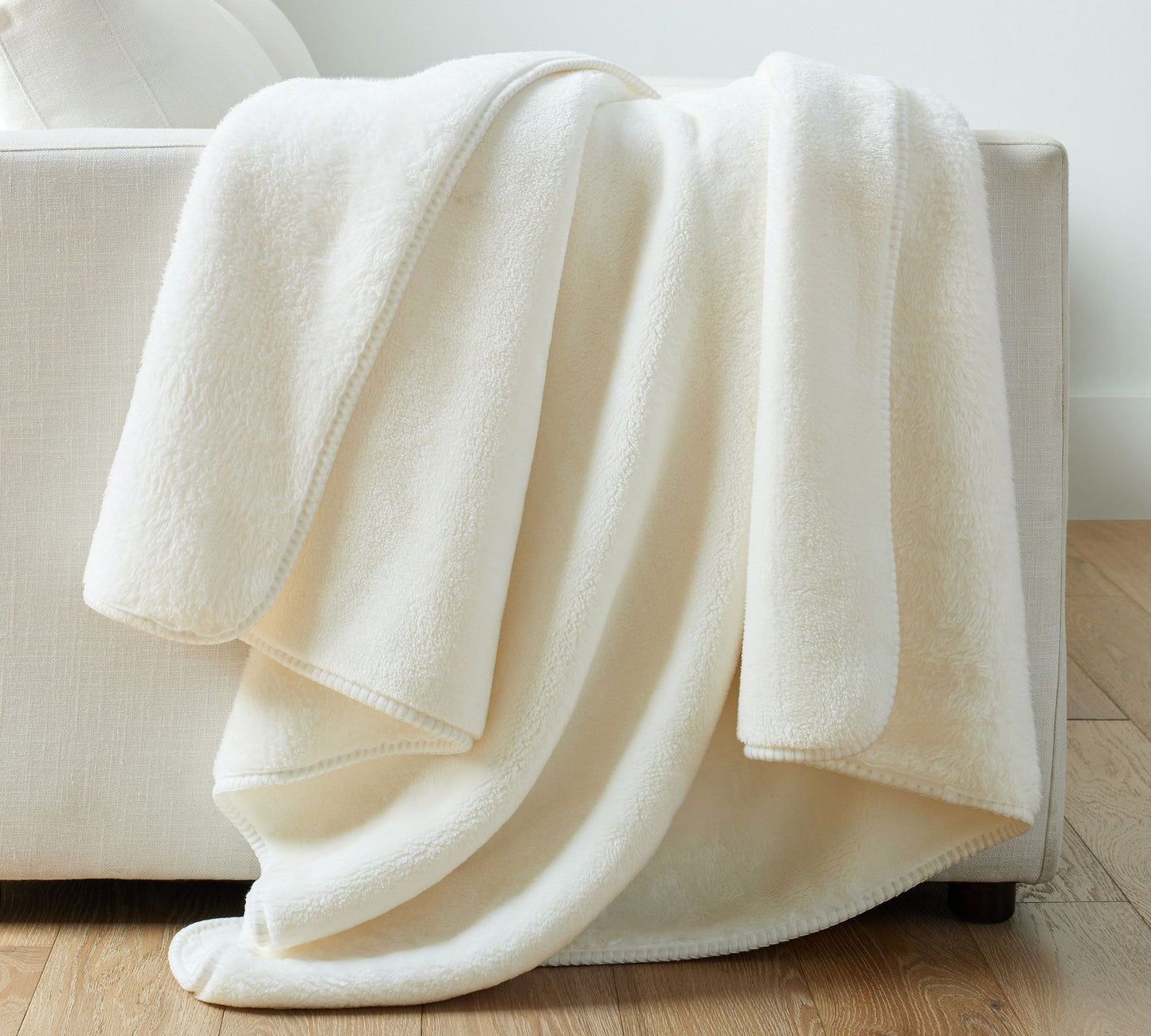 Ultra Soft Fleece Throw Blanket with Plush Ribbed Texture for Couch