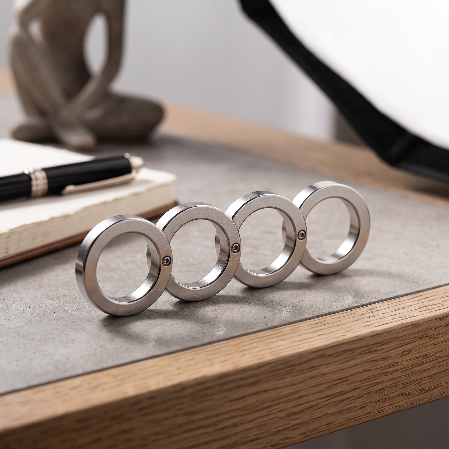 Metal Finger Ring with Four Finger Grip and Spring-Back Action, Silent  Operation