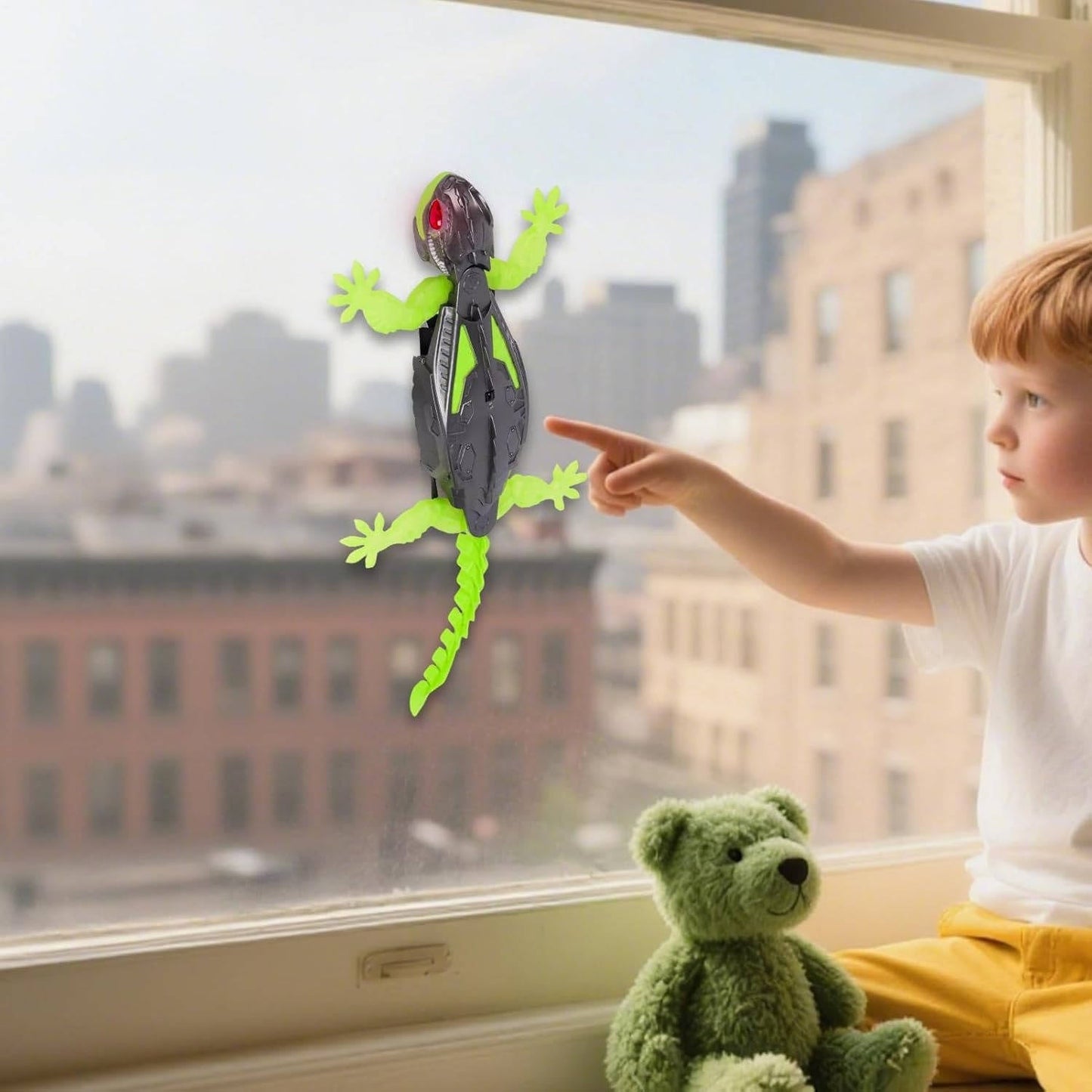 Remote Control Wall Climbing Lizard with LED Eyes and Silicone Legs
