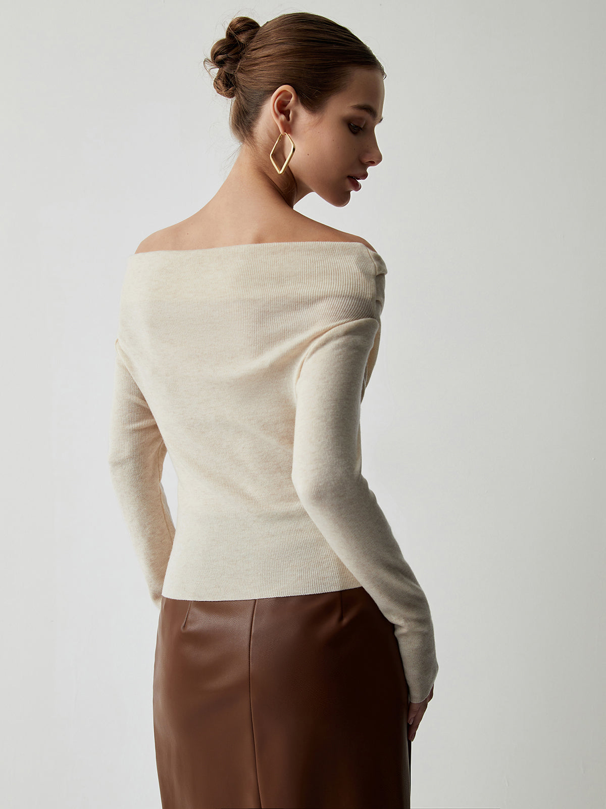 Slim Fit Knit Top with Polyester Acrylic Blend and Wrist Length Sleeves