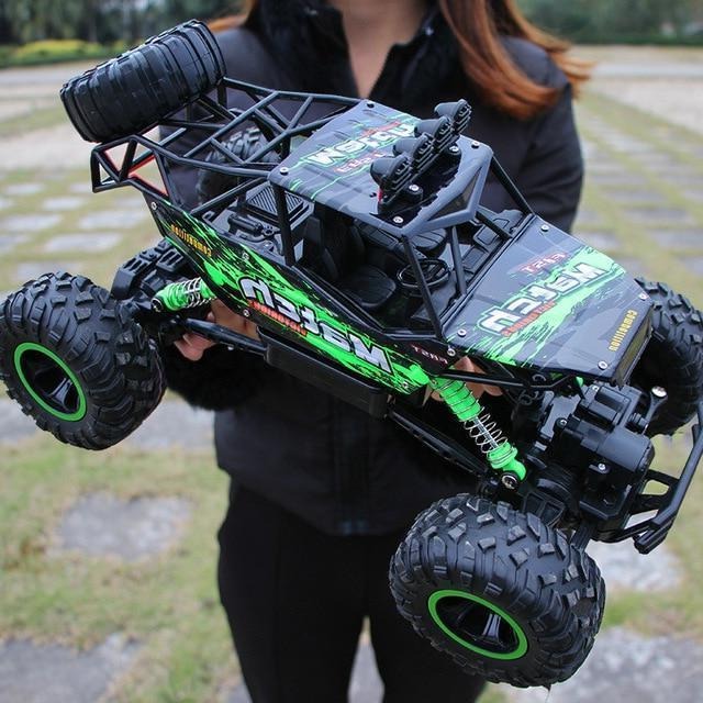 RC Rock Crawler Truck with 50m Range Remote and Shockproof Suspension, 30-Min Run